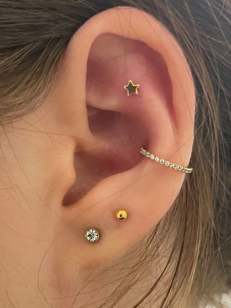 3 Conch Piercing, Aesthetic Conch Piercing, Ear Flat Piercing Ideas, Conch And Flat Piercing Together, Conch Flat Piercing, Double Flat Ear Piercing, Flat Helix Piercing Ideas, Flat And Conch Piercings, Flat Earring Piercing