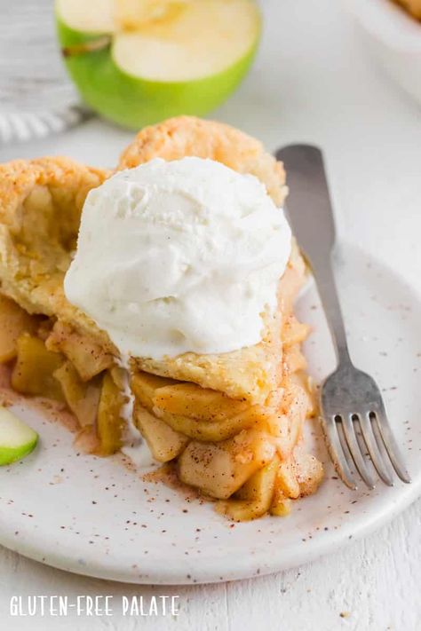 Gluten Free Apple Pie Gluten Free Dutch Apple Pie, Dutch Apple Pie Topping, Apple Pie Topping, Gluten Free Apple Pie Recipe, Gluten Free Pies Recipes, Caramelized Pears, Pear Pie Recipe, Holiday Pies Recipes, Pie Topping