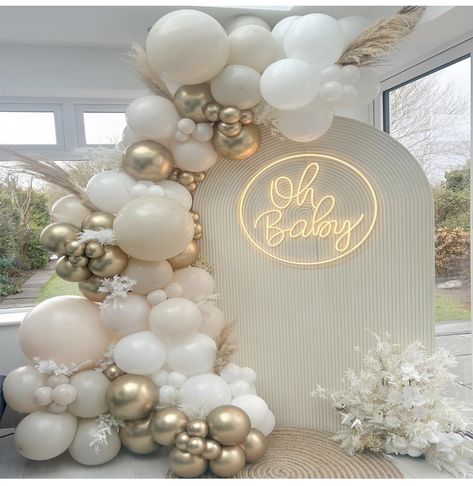 White Gold Balloon Garland, Babyshower Decor, Gold Balloon Garland, Gender Reveal Baby Shower Themes, Classy Baby Shower, Bear Baby Shower Theme, Twin Birthday Parties, Gender Reveal Party Theme, Baby Shower Items