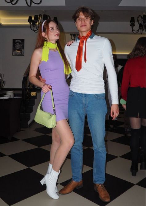 Couple Costume Scooby Doo, Scooby Doo Fred And Daphne Costume, Blonde And Brown Hair Halloween Costumes Couples, Fred And Daphne Costume Halloween, Fred And Daphne Halloween Costume, Couples Halloween Costume Ideas Unique, Couples Halloween 2023, Red Head Halloween Costumes Couples, Modest Couple Costumes