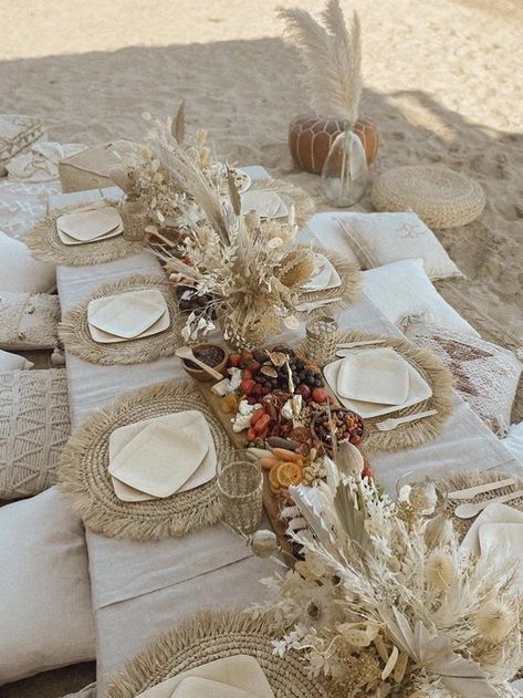 Boho Gender Reveal Ideas, Boho Gender Reveal Party, Beach Dinner Parties, Boho Gender Reveal, Beach Picnic Party, Australian Decor, Feasting Table, A Vase Of Flowers, Picnic Birthday Party