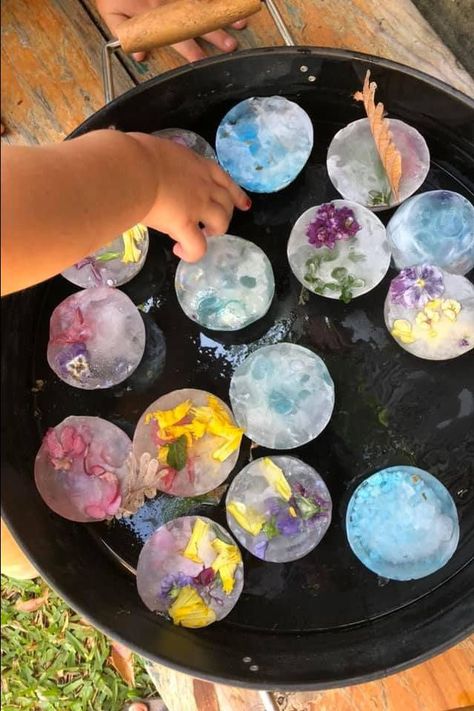 Water Play Activities For Babies, Reggio Water Play, Ice Tuff Tray Ideas, Water Play Activities For Toddlers, Water Tuff Tray Ideas, Play Tray Ideas, Tuft Tray Ideas, Waterplay Ideas, Tuff Tray Ideas For Babies