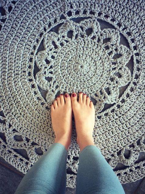 Crocheted Rugs Patterns Free Easy, Crochet Mat Rug Free Pattern, Crochet Circle Rug Pattern Free, Crochet Round Rug Pattern Free, Crochet Mats Floor Free Pattern, Crochet Rug Patterns Free Round, Crochet Rugs Free Patterns Easy, Crochet Area Rug, Easy Crochet Rug Patterns