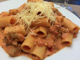 A delicious copycat recipe for Palomino's spicy rigatoni bolognese. Palomino Sauce Recipes, Palomino Sauce, Rigatoni Bolognese Recipe, Jam And Bread, Rigatoni Bolognese, Spicy Rigatoni, Italian Sauces, Sausage Rigatoni, Fire House