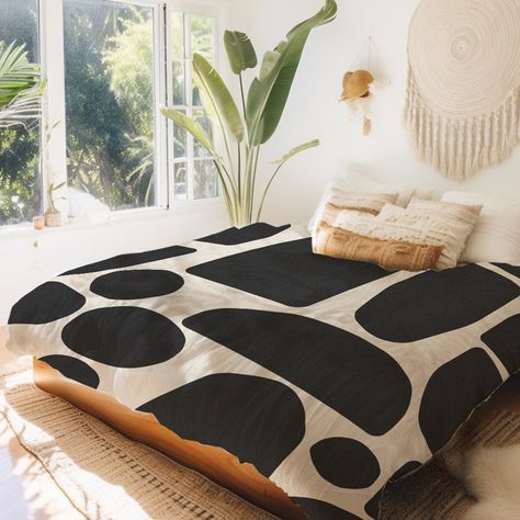 A custom printed duvet cover, with a beautiful minimalist abstract pattern.  PROPERTIES: - Hidden zipper closure.  - Insert not included. - Includes interior ties in each corner. - Single sided print, the duvet cover is white inside.  - Printed using non-toxic inks. SIZE OPTIONS:     - Twin: 68" x 88" (173cm x 223.5cm),     - Twin XL: 68" x 92" (173cm x 234cm),     - Queen: 88" x 88" (223.5cm x 223.5cm),      - King: 104" x 88" (264cm x 223.5cm) MATERIAL PROPERTIES: The cover is made from microf Bedroom Design Japandi, Black And Cream Bedroom, Cream Duvet Cover, Modern Organic Bedroom, Cream Duvet, Japandi Bedroom, Bedroom Sitting Room, Material Properties, Minimalist Pattern