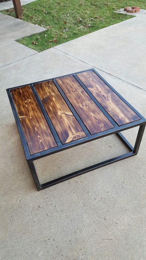 Steel and wood coffee table Metal Wood Coffee Table, Meja Industrial, Welding Tables, Welded Furniture, Diy Welding, Metal Furniture Design, Welding Table, Iron Furniture, Metal Projects