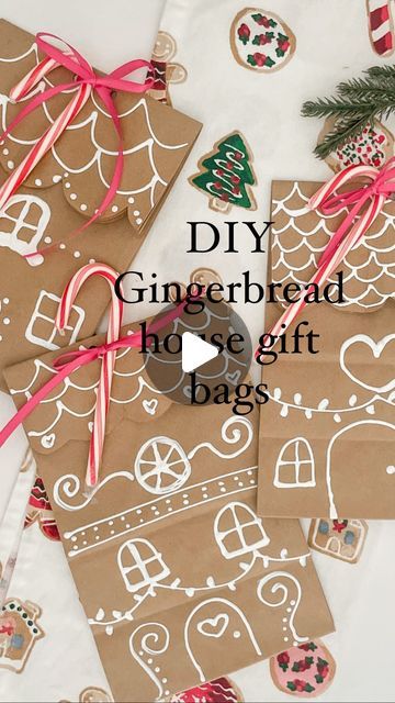 Kelly Oester - your new DIY mom friend on Instagram: "✨Gingerbread house gift bags✨ I have seen these floating around Pinterest and had to make my own! 

A cute inexpensive way to give gifts! Maybe a teacher gift? Cookies for a neighbor or friend? I'm sharing another idea later this week!! 

#diy #diychristmas #diygifts #diygiftbag #diygiftbags #gingerbreadhouse #gingerbread #makeitwithmichaels #sharetheeverymom #christmastreeinspo #diyprojects" Christmas Cookie Bags Diy, Diy Cookie Wrapping Ideas, Gingerbread Gift Bags, Cookie Wrapping Ideas, Diy Lunch Bag, Gift Cookies, Bread Gifts, Teacher Gift Bags, Diy Mom