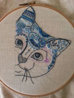 Lindinho... 자수 디자인, Embroidery Hoop Art, Art Textile, Embroidery Inspiration, Embroidery Techniques, Diy Embroidery, Embroidery And Stitching, Beautiful Embroidery, Crazy Quilts