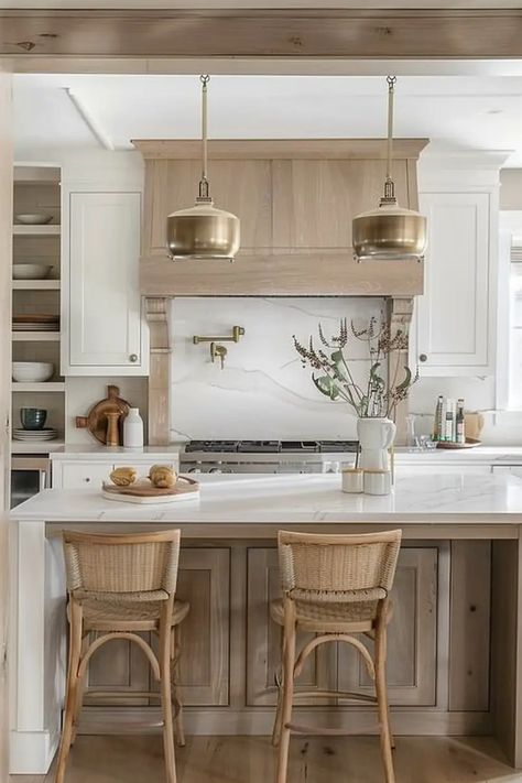 48 Neutral Kitchen Ideas to Fuel Your Inspiration - DecorWithEva Earth Tone Kitchen, Kitchen Paint Color, White Oak Kitchen, Light Gray Cabinets, Light Wood Cabinets, Color Kitchen, Neutral Kitchen, Home Bunch, White Marble Countertops