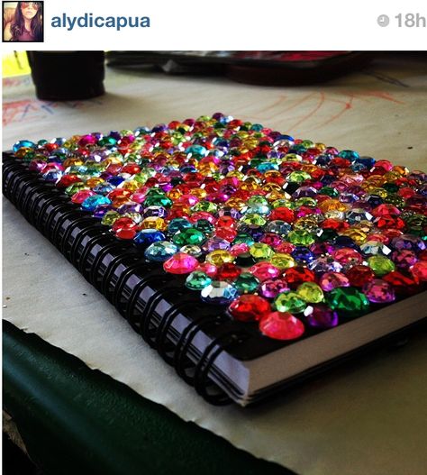 bedazzled notebook. I think I need to make this for my last quarter of college! Luxury Stationary, Diy Bedazzled, Bedazzled Stuff, Moleskine Planner, Cosmetology Student, Dorm Diy, Bullet Journal Printables, New Year's Crafts, My Planner