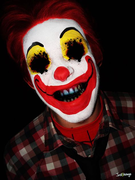 Evil Clown Faces | Digital Drawing: 50 Scary Clowns that Will Haunt in Your Dreams Scary Joker, Clowns Scary, Clown Ideas, Scary Clown Face, Clown Images, Clown Pics, Creepy Clowns, Spooky Diy, Joker Clown