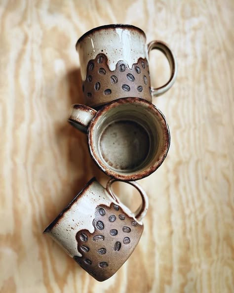 Ceramic.lovers 💙💙 | ☕️☕️🩶🤎🩶🤎🤩👌 These beautiful ceramic mugs from @mudandyarn Leave your thoughts in comments!! Save to not to forget these lovelies❤️‍🔥❤️‍🔥... | Instagram Pottery Lessons, Pottery Workshop, Keramik Design, Wheel Thrown Pottery, Glaze Ceramics, Functional Pottery, Pottery Classes, Pottery Cups, Pottery Crafts