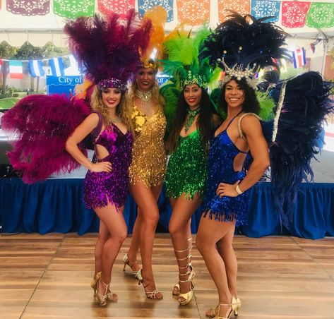 Brazilian Dancer Costume, Brazilian Carnival Outfit, Brazilian Outfits Traditional, Samba Dance Outfit, Brazil Costume, Carnival Entertainment, Samba Music, Hairstyles Videos Tutorials, Cute Halloween Outfits