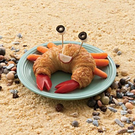 Crab Croissant Food Decoration. We have to make Jen one. Beach Party Food, Crab Sandwich, Edible Crafts, Beach Meals, Fun Kids Food, Food Crafts, Kids Snacks, Kids Lunch, Food Humor