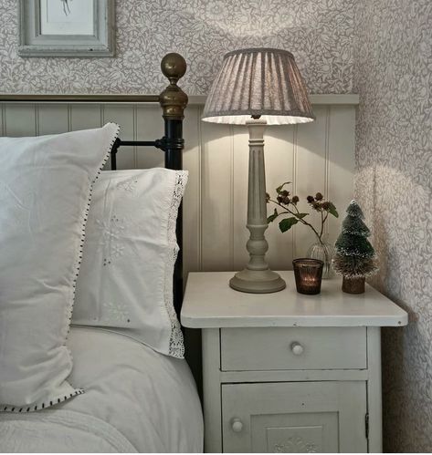 Cottage Style Bedrooms, Cottage Interior, Cottage Bedroom, Bedroom Panel, Room Redo, Dream Room Inspiration, Big Girl Rooms, English Style, Master Bedrooms Decor