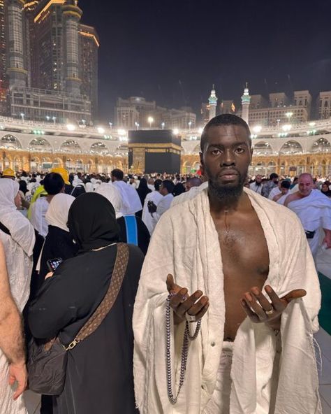 Biography Sheck Wes (born September 10, 1998), known by his birth name Khadimou Rassoul Cheikh Fall, is an immensely talented American… Read more: Sheck Wes Biography: Girlfriend, Height, Age, Songs, Religion, Net Worth, Instagram, Real Name, Concert Sheck Wes, Lil Yachty, Muslim Men, Lil Pump, Moody Blues, Young Thug, Famous Americans, Best Rapper, September 10