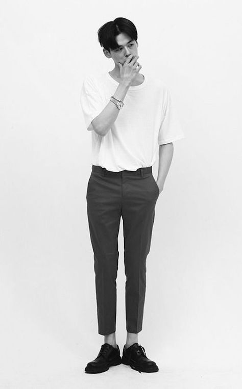 Imgur: The most awesome images on the Internet Sketch Reference, Men Street, Korean Men, Men Looks, Model Poses, Mens Street Style, Look Fashion, Minimalist Fashion, Boy Outfits