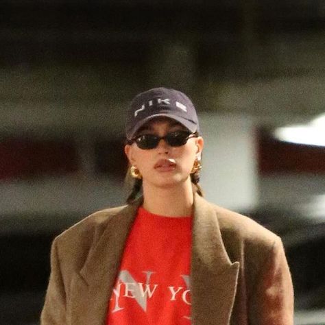 REBALANCE on Instagram: "Hailey wearing a Vintage Nike Hat from our shop 🤍 Photo: @thecelebrityfinder" Nike Hat Outfit, Rebalance Vintage, Hat Outfit, Nike Hat, Nike Vintage, Vintage Hat, Outfits With Hats, Vintage Nike, Hats Vintage