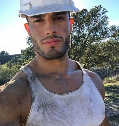 Hard Working Man, Rugged Men, Men In Uniform, Male Face, Male Beauty, Britney Spears, The Professional, Hard Hat, A Man