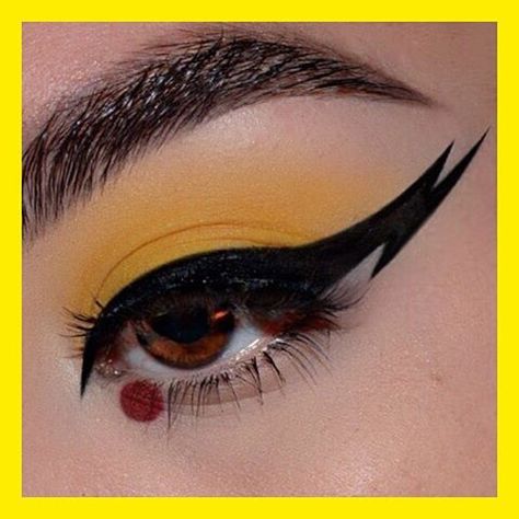 WHO'S THAT POKEMON?!  @alexalink used #Tattoo Liner in #Trooper for this #Pikachu inspired look   #katvondbeauty #crueltyfreebeauty #vegan #gottacatchemall Pikachu Inspired Makeup, Pikachu Eye Makeup, Pikachu Makeup Ideas, Pikachu Makeup Halloween, Pokemon Inspired Makeup, Pokemon Makeup Looks, Pikachu Makeup, Pokémon Costume, Pokemon Makeup