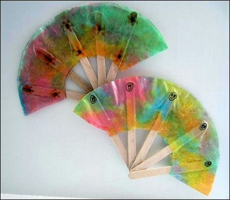 Painted coffee filter fans Summer Crafts For Preschoolers, Art Projects For Preschoolers, Chinese Activities, Projects For Preschoolers, Multicultural Festival, Summer Workshop, Summer Preschool Crafts, Color Paints, Crafts For Preschoolers