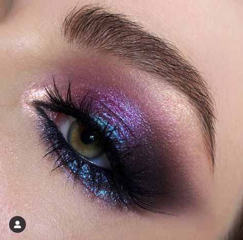 Multi Chrome Eyeshadow, Color Pop Eyeshadow Looks, Jewel Tone Makeup, Lila Make-up, 2024 Makeup, Fall Eyeshadow, Normal Makeup, Competition Hair, Bright Eye Makeup