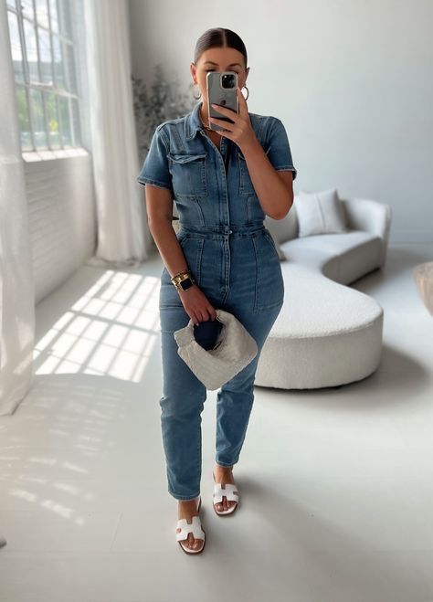 5 DENIM & WHITE OUTFITS How To Wear A Denim Jumpsuit, Demin Jumpsuits For Women Outfit, Black Jean Jumpsuit Outfit, Denim And White Outfits Black Women, Jean Jumpsuit Outfit Black Women, Denim Jumpsuit Outfit Summer, Denim On Denim Outfit Summer, White And Denim Outfits, All Denim Outfits For Women