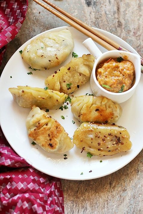 Vegetable Potstickers (Vegan) Vegetable Potstickers, Vegan Potstickers, Tempura Vegetables, Vegetable Tempura, Potstickers Recipe, Tempura Recipe, Best Vegetable Recipes, Asian Street Food, Amazing Appetizers