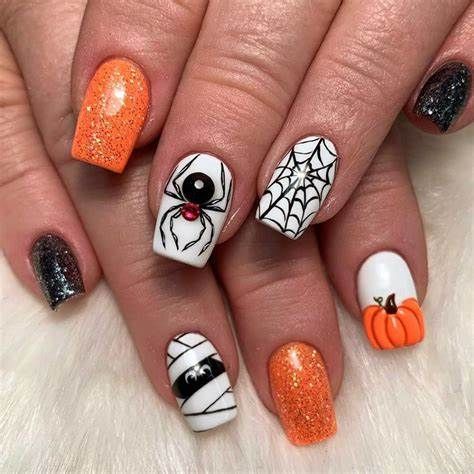 Halloween Nails Tutorial, Halloween Nails Diy, Halloween Nail Ideas, Halloween Nails Easy, Nail Art Halloween, Cute Halloween Nails, Halloween Acrylic Nails, Nails Tutorial, Nail Designs Tutorial