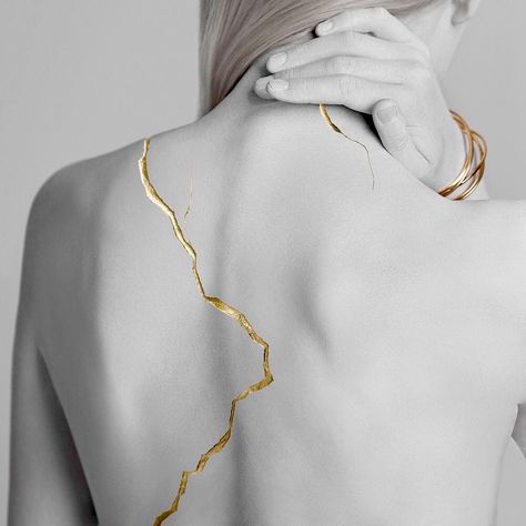 Nothing But Thieves Album, Rabastan Lestrange, Kintsugi Art, Nothing But Thieves, Album Artwork, Gold Aesthetic, Art Japonais, Illustration Digital, White Aesthetic