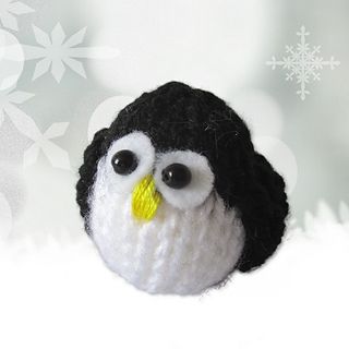 Ravelry: Bundles: Free patterns by Amanda Berry Quick Knitting Projects, Bunny Knitting Pattern, Loop Knitting, Easy Knitting Patterns Free, Knitted Toys Free Patterns, Penguin Pattern, Animal Knitting Patterns, Christmas Knitting Patterns, Knitted Animals