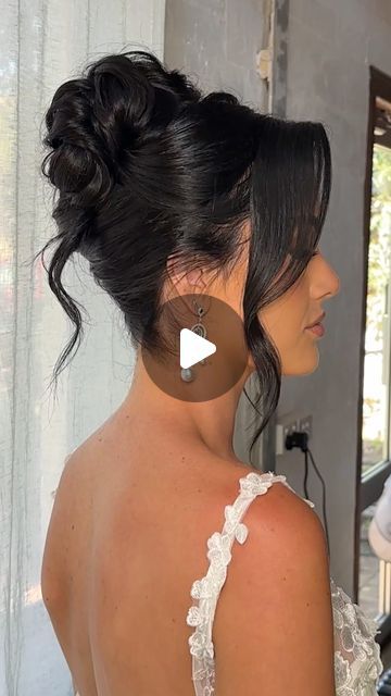 Jayne Andrin | Perth Hair & Makeup on Instagram: "This is probably one of my favorite bridal looks I’ve done ever 💕  Save this romantic high bun tutorial for your new wedding into 💗💍  Makeup @emmab.artistry  Model @chloe_ella_barden  Male eating bahn mi in background  @normanyapphotography   #bridehair #bridalhair #weddinghair #hairtutorial #perthhairstylist #lahairstylist #hairgoals #bridehairstyle #perthhair #beauty #beautytips" Romantic High Bun, High Bun Bridal Hair, High Bun Bridal, Bridal High Bun, High Bun Braid, Bridal Bun Hairstyles, High Bun Tutorial, High Bun Tutorials, Bahn Mi