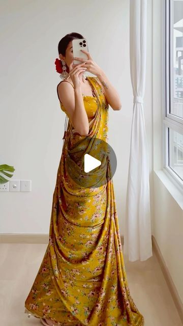 How Saree Wear, Saree Styles For Wedding Function, Saree For Friends Wedding Indian, Haldi Saree Draping, Wedding Saree Draping Styles, Function Saree Look, Best Saree Draping Styles, Haldi Look For Groom Sister, How To Make Dress From Saree