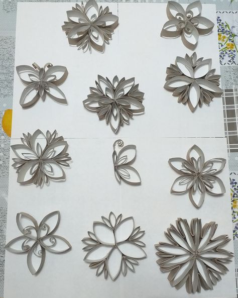 Toilet Paper Roll Wall Art Flower, Toilet Paper Christmas Crafts, Toilet Roll Art, Recycled Material Art, Toilet Paper Roll Wall Art, Paper Roll Crafts Diy, Recycled Christmas Decorations, Toilet Paper Art, Toilet Roll Craft