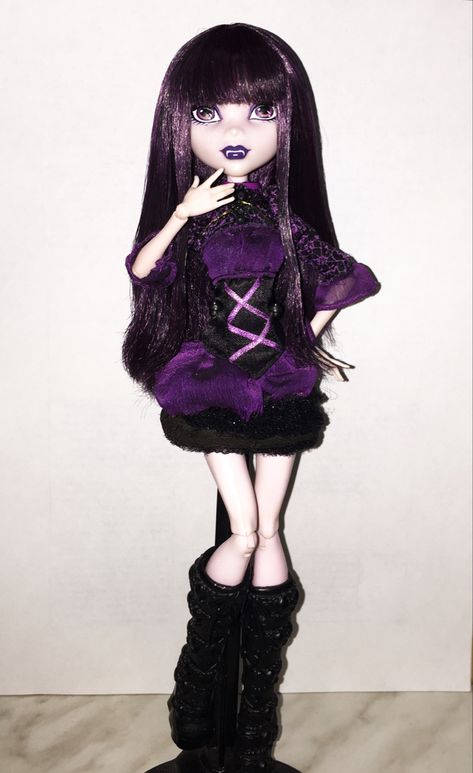 Monsterhigh Dolls Original, Eliza Bat Monster High, Monster High Ellisabat, Ellisabat Monster High, Cool Dolls, Elissabat Outfit, Elissabat Fanart, Elissabat Cosplay, Elissabat Monster High