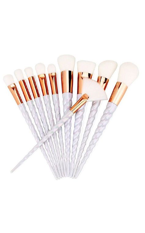 If you love all things unicorn, then you definitely need these gorgeous brushes in your life! Featuring a classic gold ferrule, the super cool candy-cane twist handle makes application easy and fun! Unicorn Makeup Brushes Set, Unicorn Makeup Brushes, Makeup Brushes Guide, Unicorn Makeup, Best Makeup Brushes, Makeup Brushes Set, Makeup Brush Set Professional, Makijaż Smokey Eye, Makeup Needs