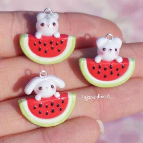 Watermelon Clay, Bear Hamster, Homeschool Art Projects, Easy Clay Sculptures, Tiny Art, Polymer Clay Animals, Cute Polymer Clay, Clay Animals, Book Art Diy