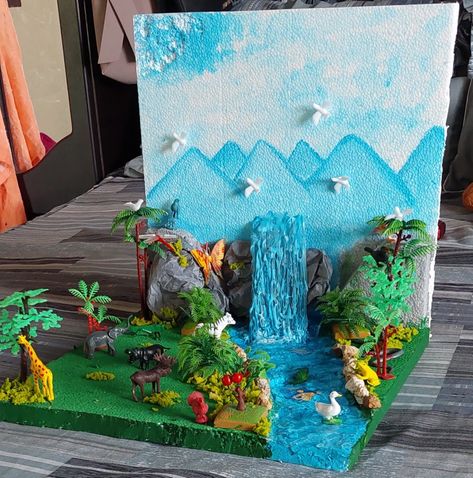 Miniature Forest Model, Forest Miniature, Diorama Kids, Ecosystems Projects, Art Competition Ideas, Habitats Projects, Biology Projects, Park Project, School Board Decoration