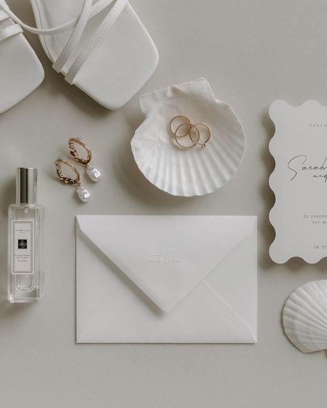 Your Wedding Aesthetics (@wed_vibes) • Instagram photos and videos Beach Wedding Flat Lay, Wedding Flat Lay, Flat Lay Inspiration, Chicago Trip, Eye Makeup Images, Wedding Aesthetics, Makeup Images, Oyster Pearl, Wedding Flats