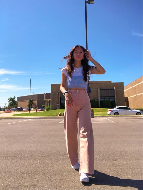 knit crop top pink pants straight leg jeans How To Style Light Pink Jeans, Pink Courdoroy Pants Outfit, Pink Crop Top Outfit Jeans, Pink Wide Leg Jeans Outfit, Pink Pants Outfit Winter, Outfits With Pink Pants, Light Pink Pants Outfit, Pink Straight Leg Jeans, Jeans And Crop Top Outfit