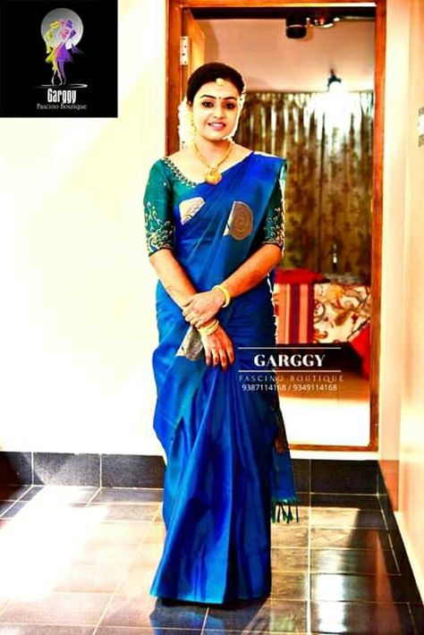 Peacock Blue Saree Contrast Blouse, Borderless Saree, Kasu Haram, Hindu Marriage, Designer Dresses Couture, Green Blouse Designs, Kerala Saree Blouse Designs, Engagement Saree, Stylish Saree