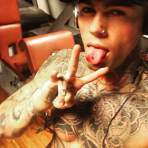 Tongue Piercing ❤️ Piercing Men, Ideal Type, Stephen James, Francisco Lachowski, Tongue Piercing, Pretty Face, The Story, Books