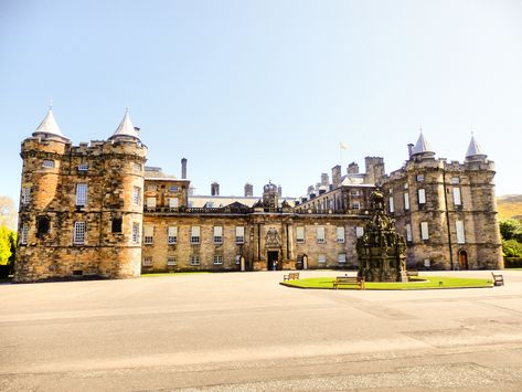 Holyrood Palace, Edinburgh | The Palace of Holyroodhouse, co… | Flickr Holyrood Palace, Scottish Homes, Queen Of Scots, Official Residence, Kings And Queens, Full Time Travel, Mary Queen Of Scots, Royal Residence, Move Abroad