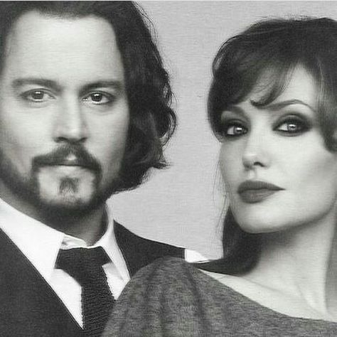 Angelina Jolie and Johnny Depp Movie Fashion Inspiration, Anime Tv, Johnny Depp Pictures, Tv Icon, Movie Fashion, Character Reference, Julia Roberts, Angelina Jolie, Brad Pitt