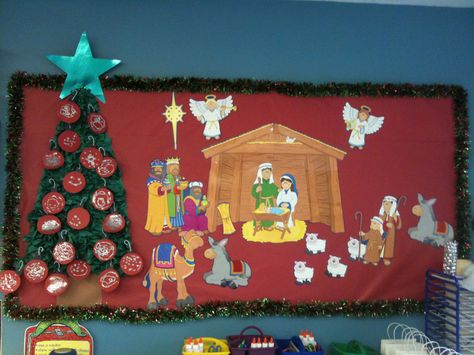 December / Christmas bulletin board christmas tree and nativity, #littlehandsbigplans Cheesecake For Christmas, Christmas Bulletin Board Decorations, Christmas Board Decoration, Christmas Candle Crafts, Nativity Scene Crafts, Soft Board Decoration, Cotton Candy Sunset, Christ Is Born, Christmas Bulletin Boards