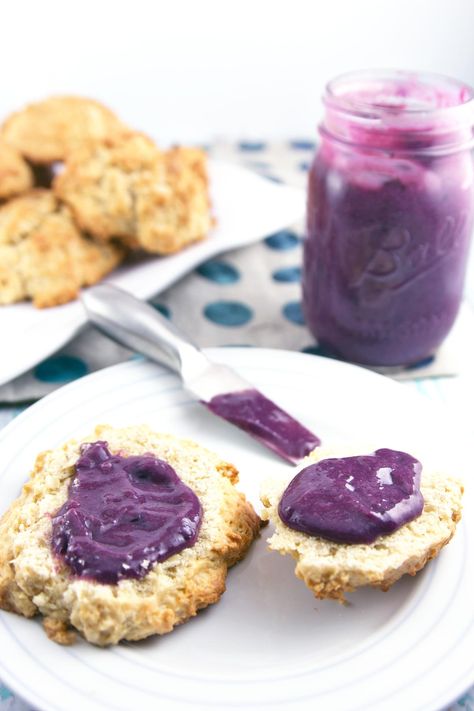 Blueberry Cardamom Curd: Smooth, rich curd, bursting with blueberry and cardamom flavor. Perfect for scones, muffins, cakes, tarts, or just eating right off a spoon. {Bunsen Burner Bakery} Gelee Recipe, Blueberry Cardamom, Bunsen Burner, Blueberry Juice, Eating Right, Curd Recipe, Easy Blueberry, Dessert Cake Recipes, Best Dessert Recipes