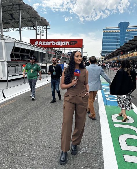 Broadcast Aesthetic, F1 Journalist, Job Manifestation, Sports Journalism, Journalism Career, Sports Management, Broadcast Journalism, My Future Job, Perfect Job