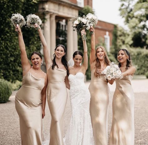 Ivory Bridesmaid Dresses, Champagne Bridesmaid Dresses, Champagne Bridesmaid, Wedding 2025, Mexican Wedding, Wedding Idea, Flower Dresses, Winter Wedding, Champagne