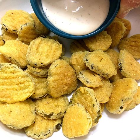 Gf Ideas, Fried Pickles Recipe, Gf Meals, Dill Pickle Slices, Restaurant Appetizers, Facebook Recipes, Pickle Slices, Going Gluten Free, Fried Pickles