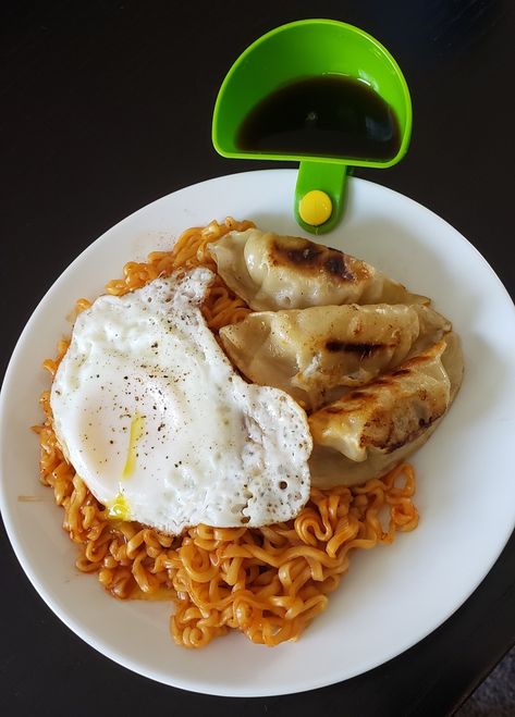 Instant Cheese Dry Noodles w/Dumplings and Fried Egg Fried Egg And Noodles, Hangover Food, Dry Noodles, Egg Noodles, Fried Egg, Dumplings, Noodles, Waffles, Egg